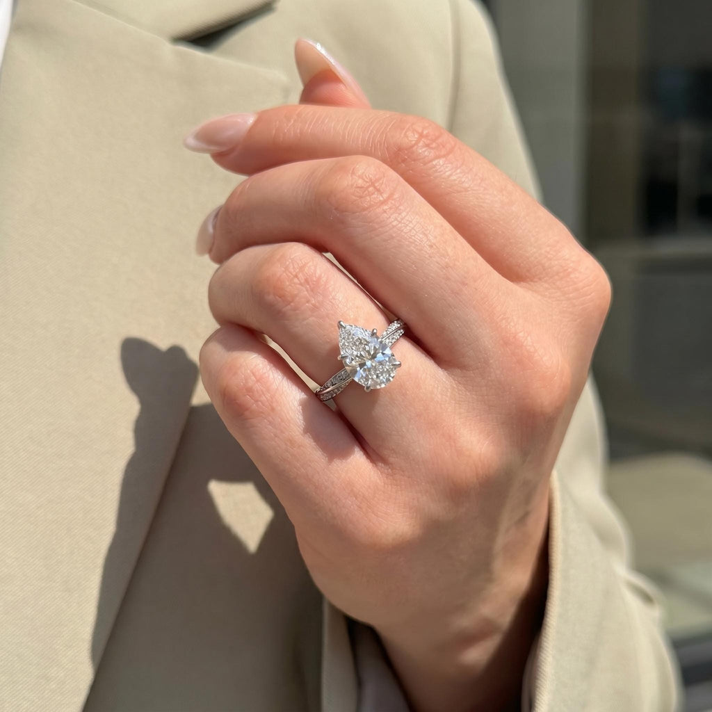 Pear Cut Lab-Grown Diamond Engagement Ring with Twisted Pavé Band | 14K Gold